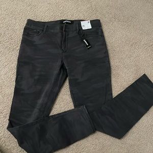 women’s express jegging camouflage - never worn with tags